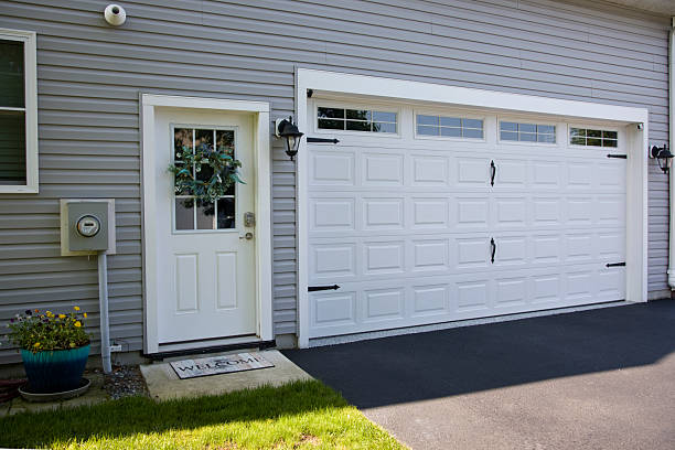 24/7 Emergency Garage Door Panel Replacement experts in White Haven, PA